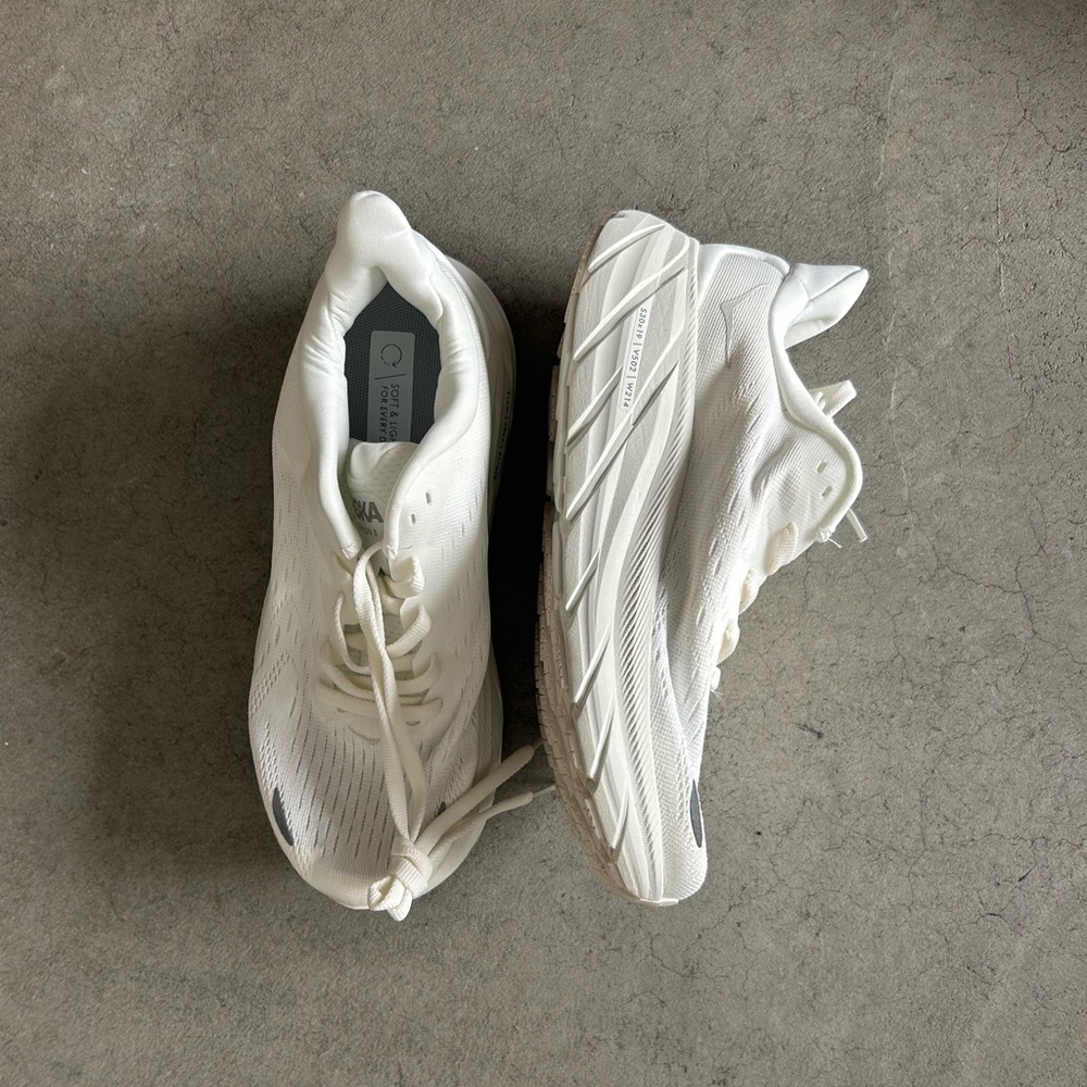 Hoka Clifton 8’s